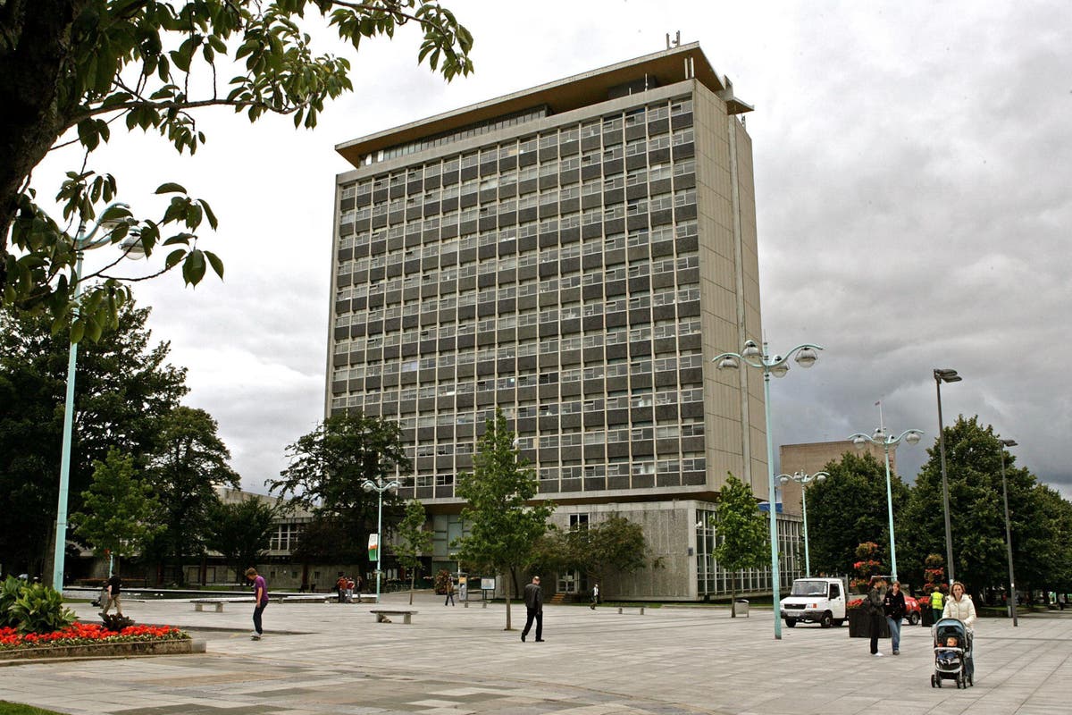 Campaigners win bid to continue injunction protecting Plymouth trees Campaigners win bid to continue injunction protecting Plymouth trees