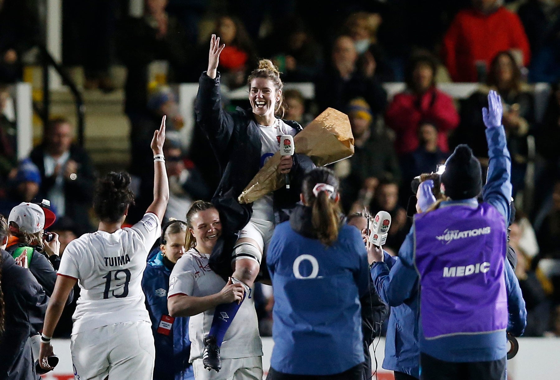 Sarah Hunter celebrates with her teammates after announcing her England retirement