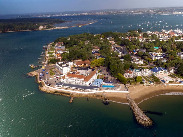 <p>The Sandbanks peninsula, which crosses the mouth of Poole Harbour on the south coast of England is known for its high property values and sandy beaches. </p>