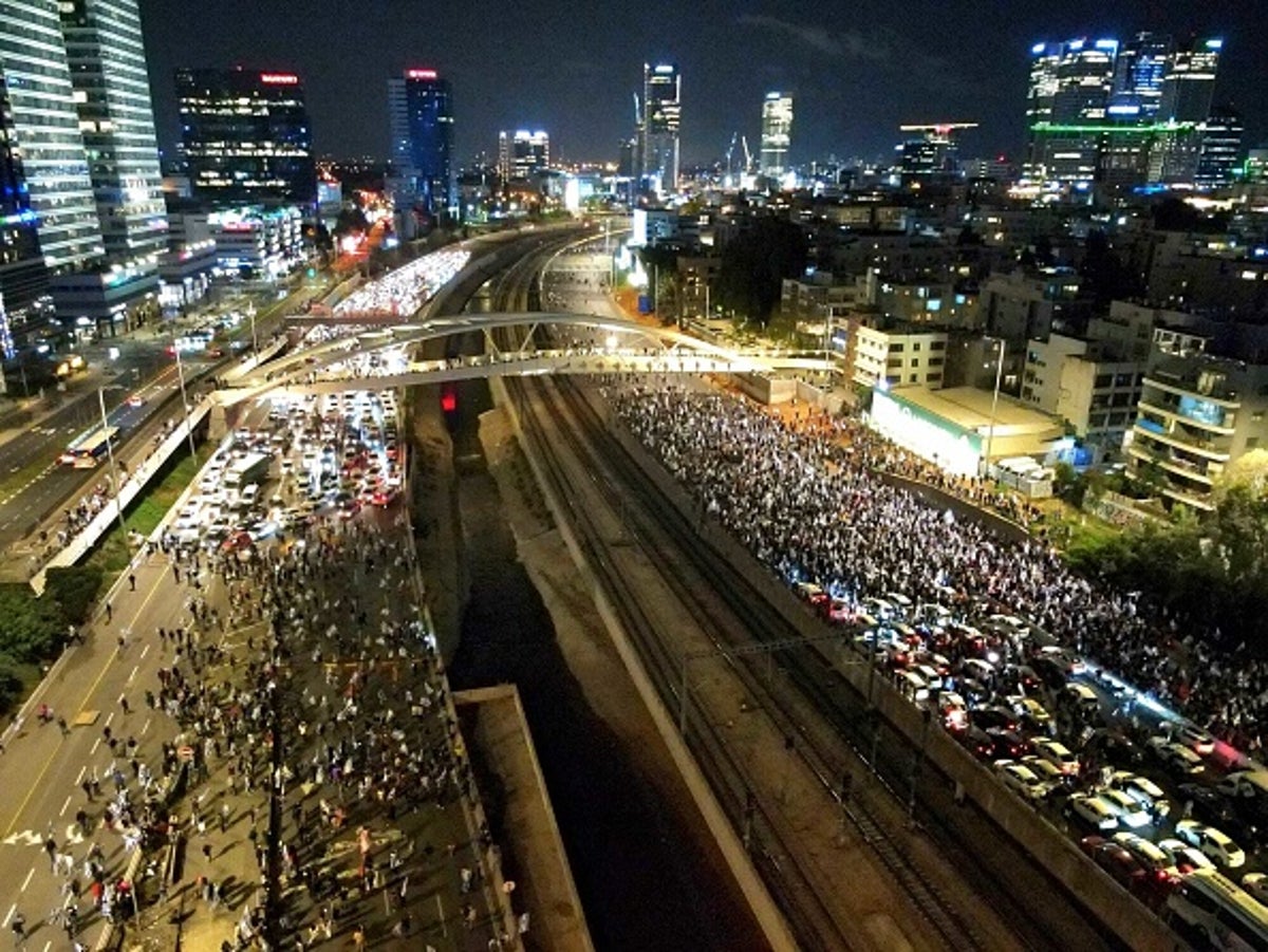 Thousands take to the streets in Israel after Netanyahu sacks defence minister