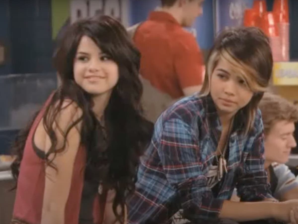 1200px x 900px - Wizards of Waverly Place showrunner confirms fan theory about Selena Gomez  and Hayley Kiyoko's characters' sexuality | The Independent
