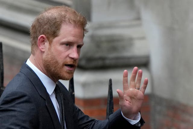 <p>Prince Hary arrives at court in London </p>