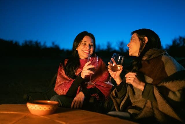 <p>En general, las demostraciones públicas de afecto aumentan durante un viaje en comparación con la rutina diaria de la pareja</p>