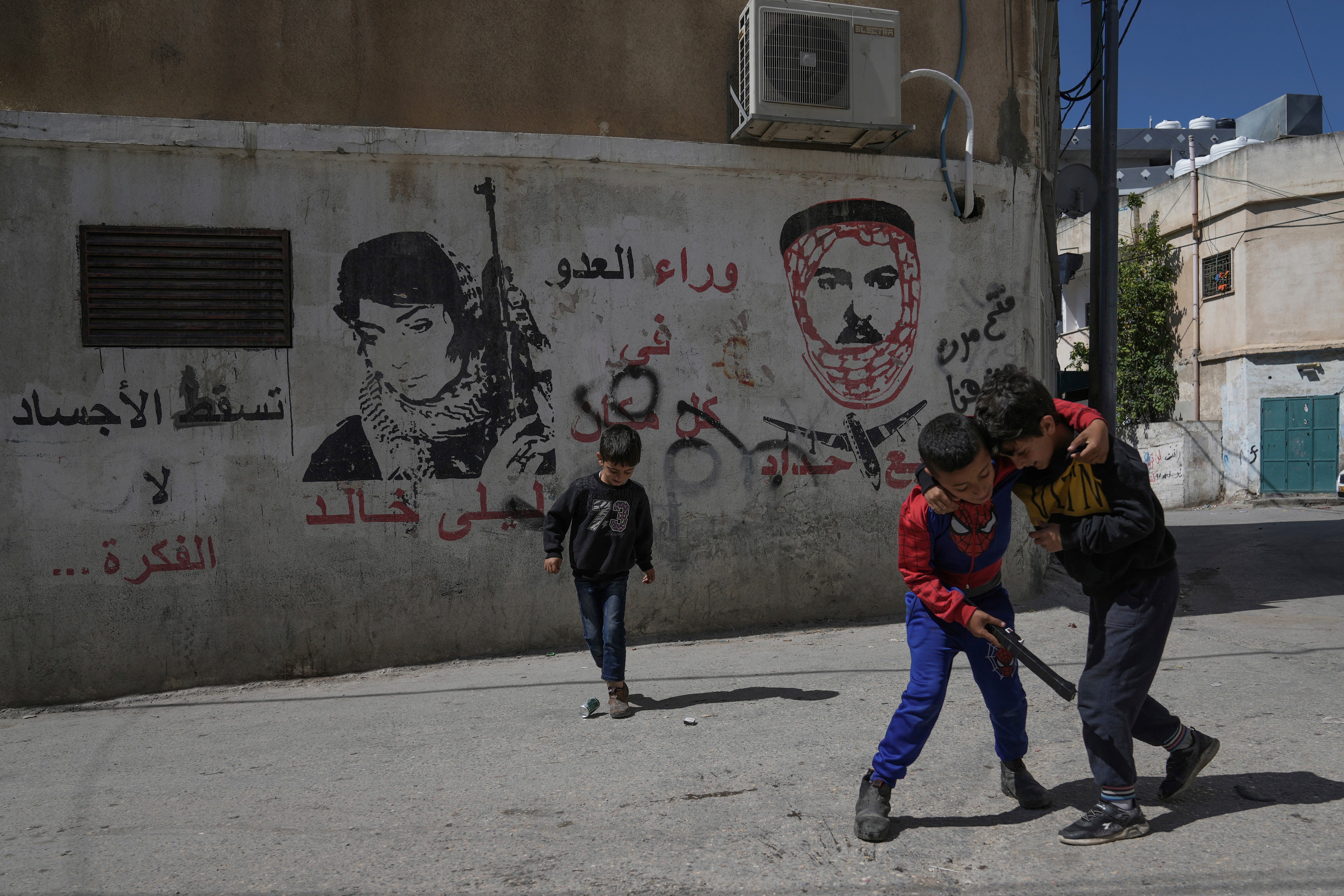 Palestinians Teachers Crisis