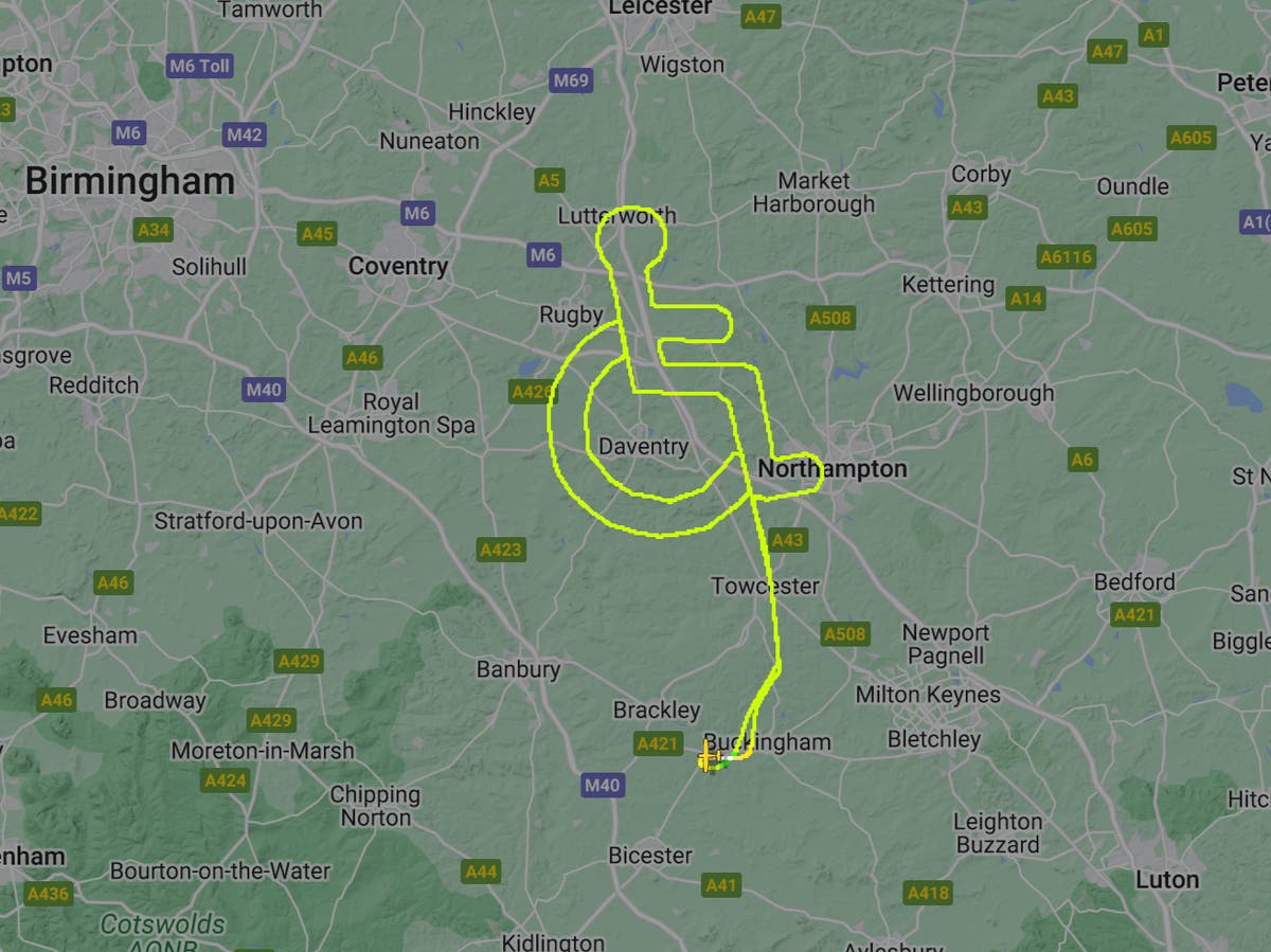 Disabled pilot ‘draws’ wheelchair in the sky with flight path