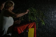 Obama event organisers apologise for removing ‘too difficult’ Aboriginal woman from Australia event