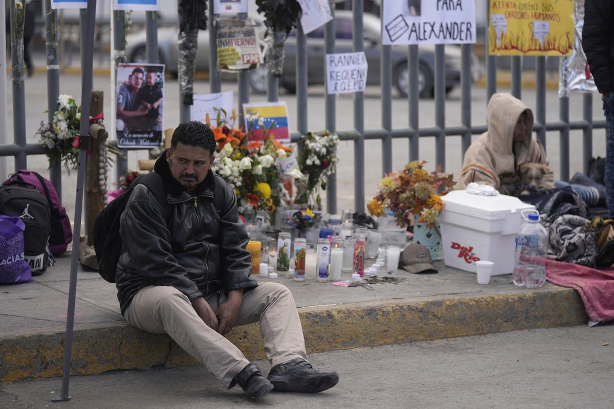 Mexican judge orders five held on homicide in migrant fire