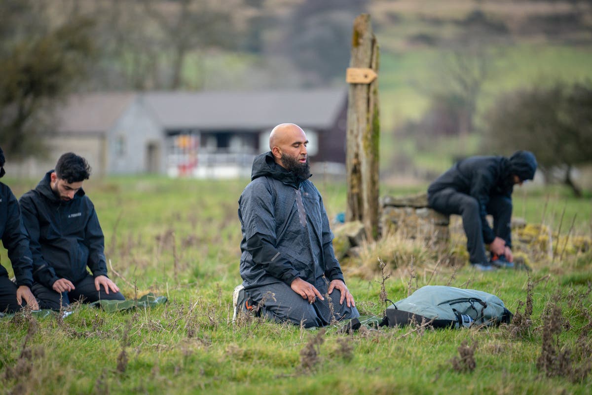 Muslim hiking group founder: Weatherproof prayer mat ‘brilliant’ for community