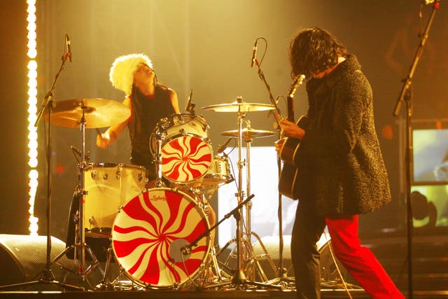 <p>The White Stripes perform at the 2003 MTV Europe Music Awards</p>