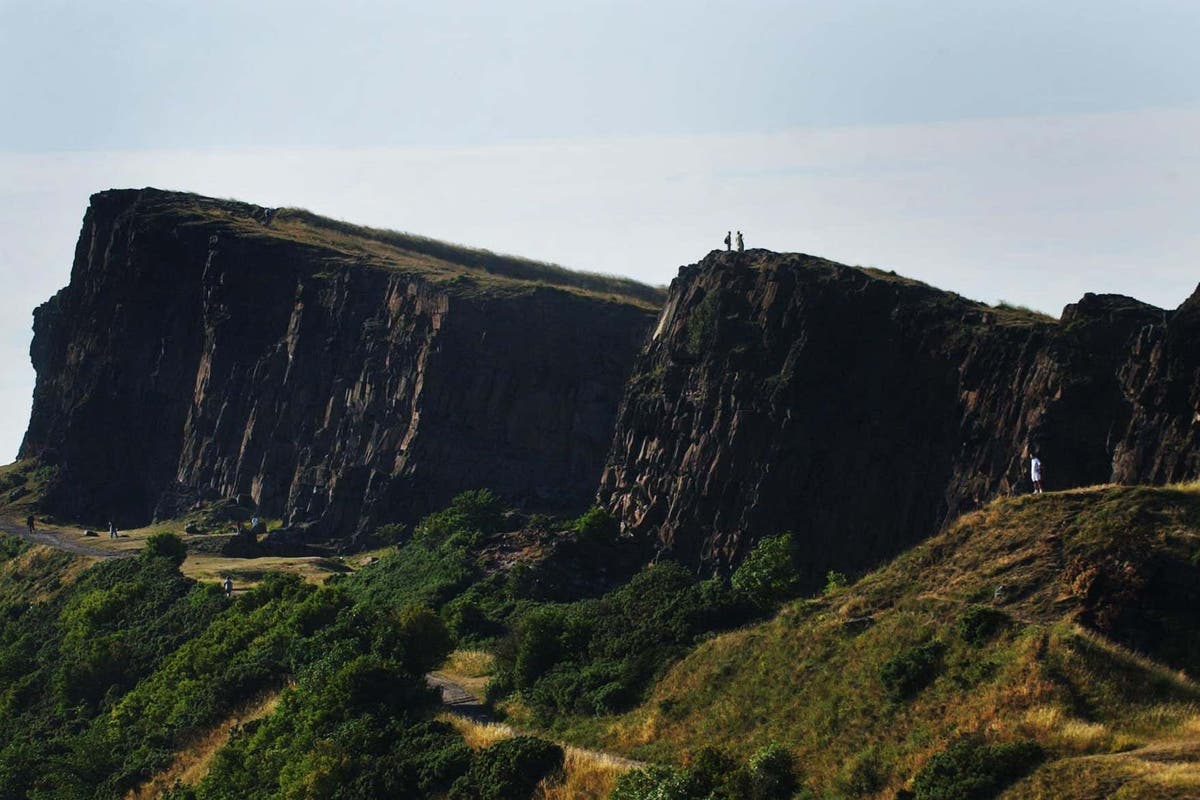 Woman ‘told walker and officer murder accused pushed her down Arthur’s Seat’