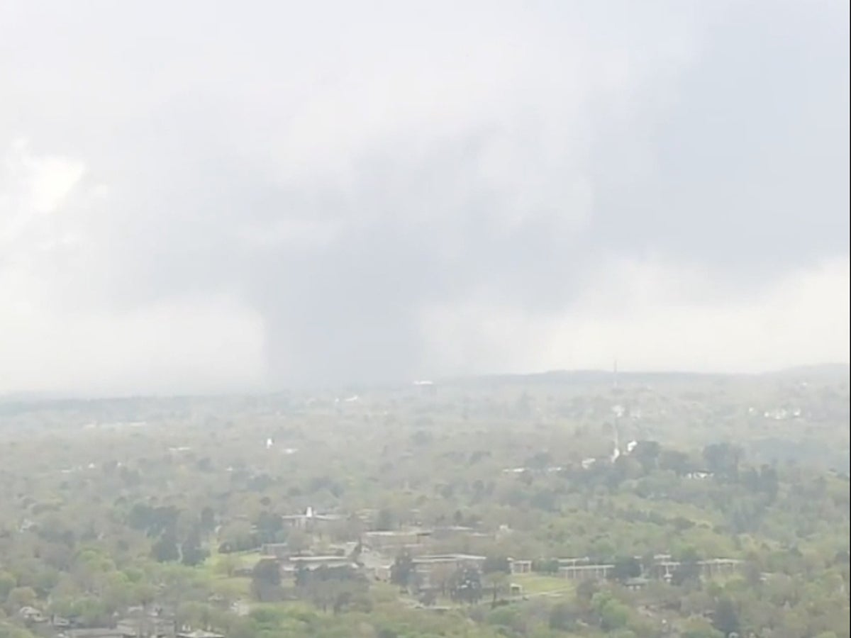 ‘Large and destructive’ tornado threatens Little Rock, Arkansas