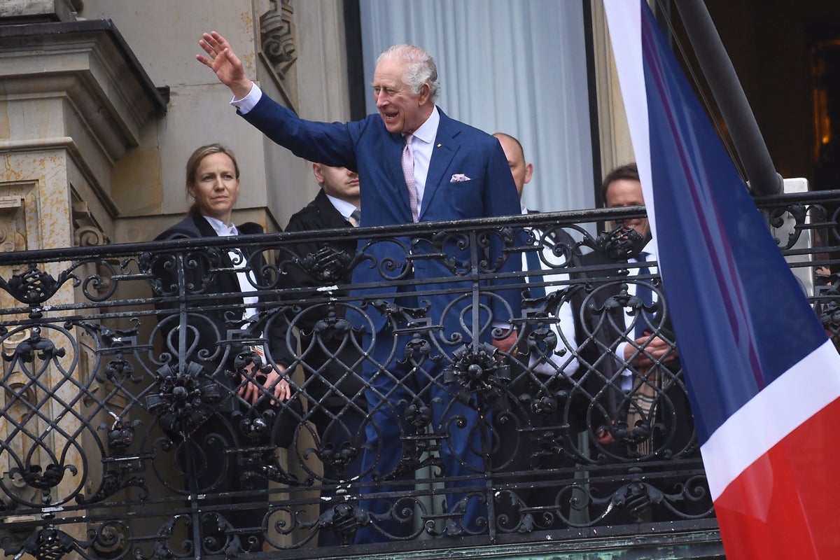 Kral Charles Almanya'da 'çok beğenilen' ziyaretiyle gönülleri fethetti