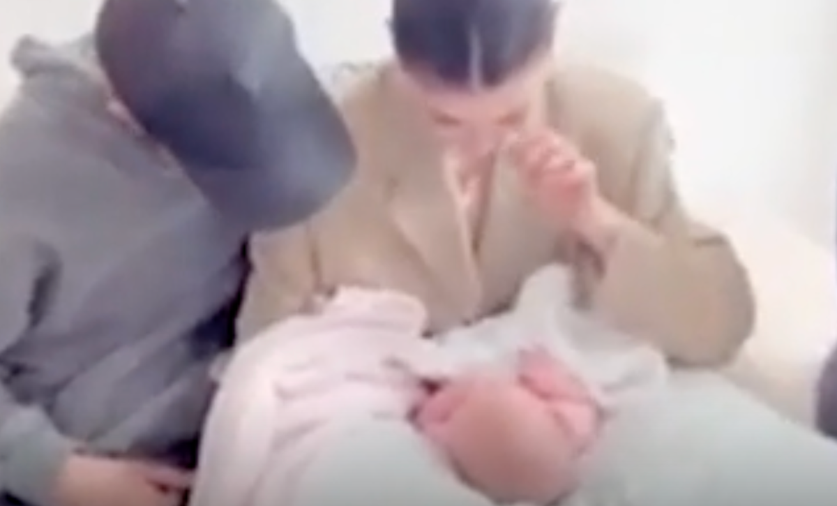 Kaley Cuoco’s sister meets her newborn daughter in tearful video