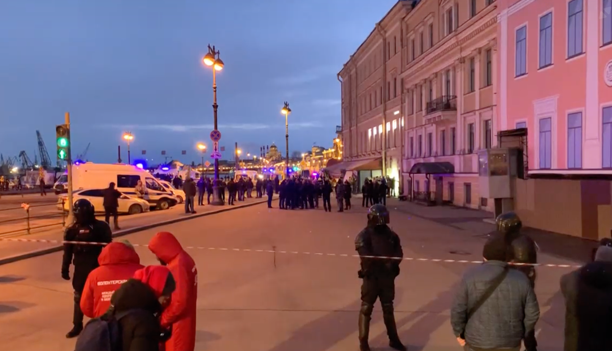 Watch: Outside St Petersburg cafe after blast kills one and injures 16