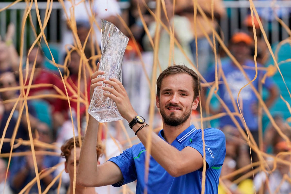 Daniil Medvedev adds another title with victory at Miami Open