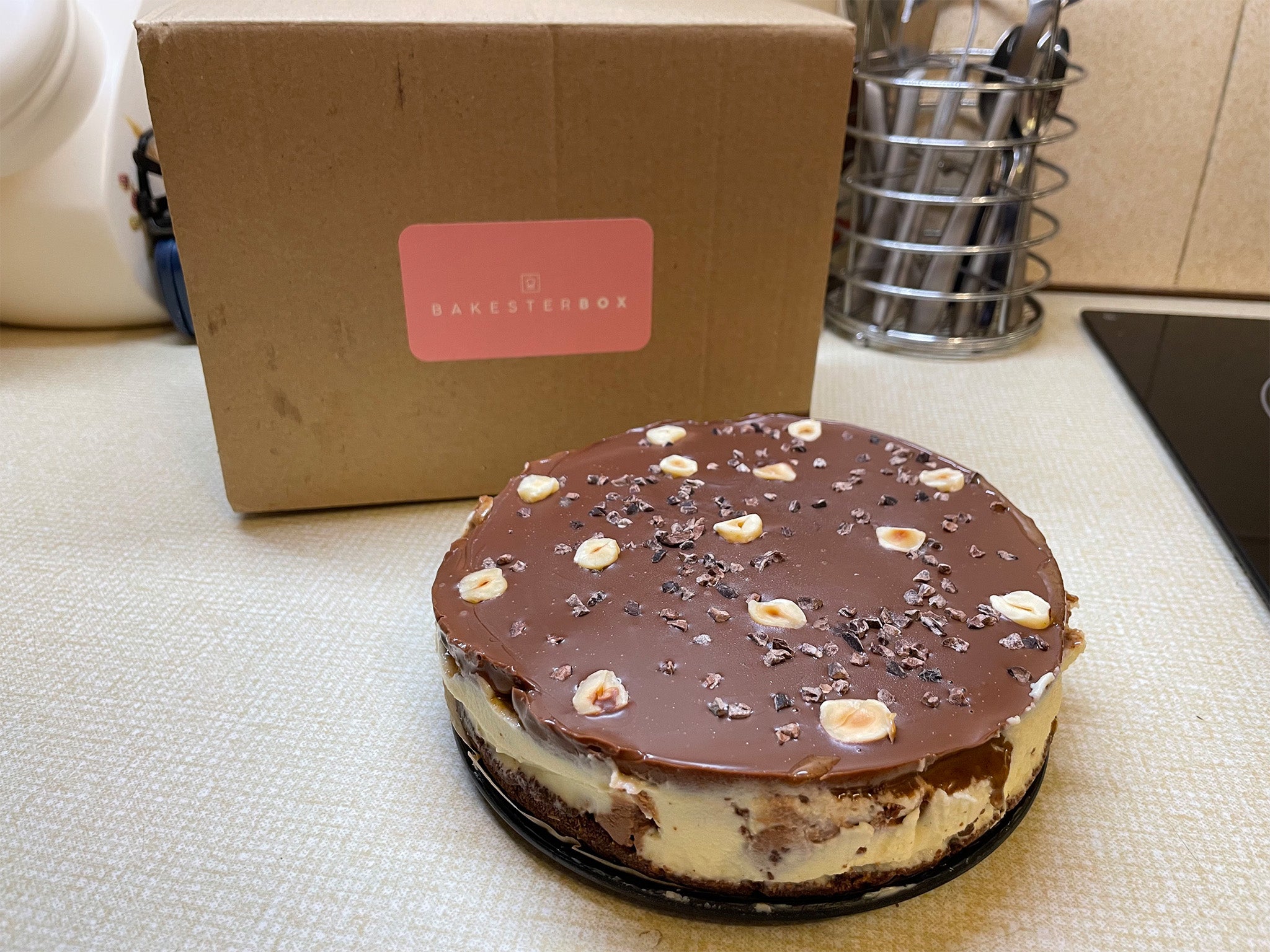 Bakester Box marbled chocolate cheesecake with praline (no-bake) kit