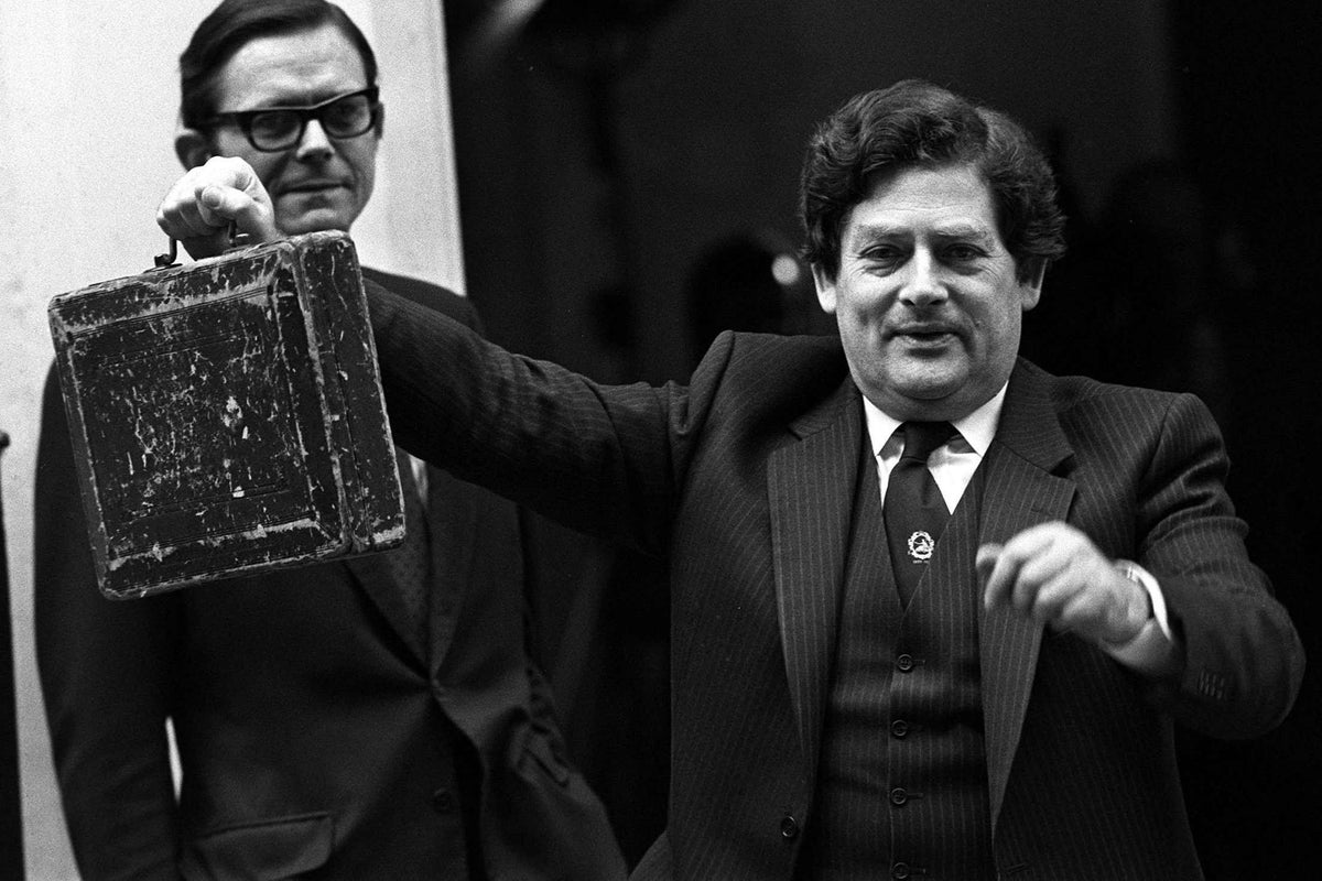 Nigel Lawson: Margaret Thatcher’s ‘unassailable’ chancellor who quit in acrimony