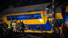 Netherlands: Train wreck lays off track after derailment kills one and injures 30
