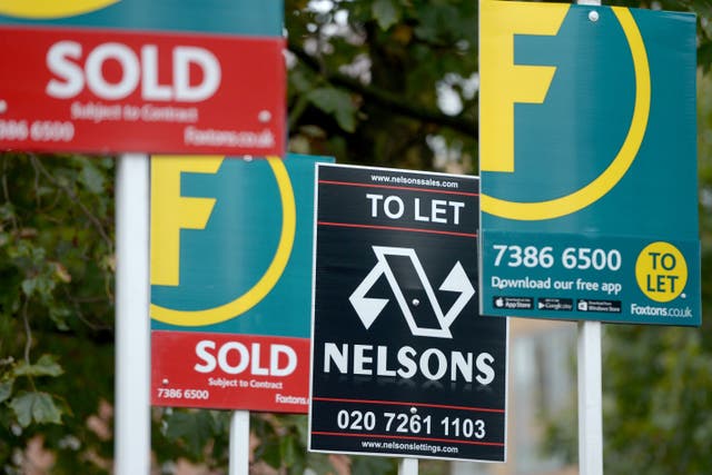 House vendors accepting price discounts are selling properties with reductions of 4% or £14,000 on average, according to Zoopla (Anthony Devlin/PA)