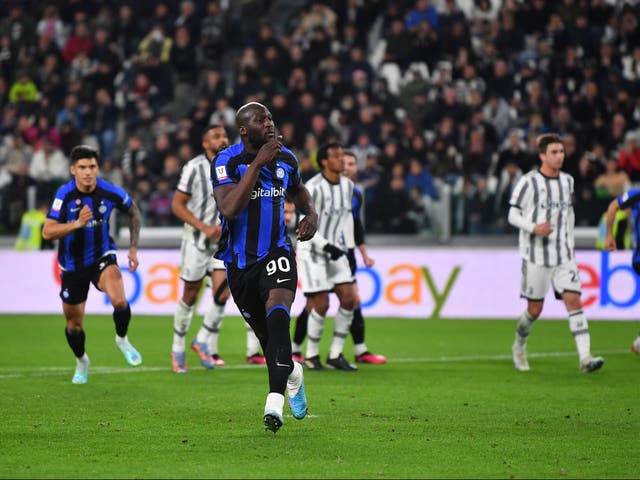 <p>Romelu Lukaku gestures towards the crowd in Turin </p>