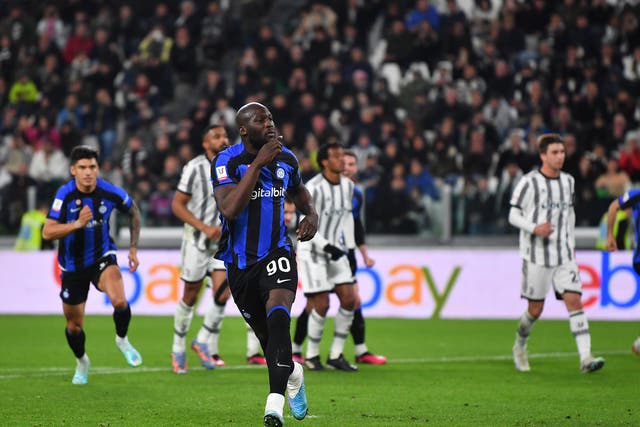 <p>Romelu Lukaku gestures towards the crowd in Turin </p>