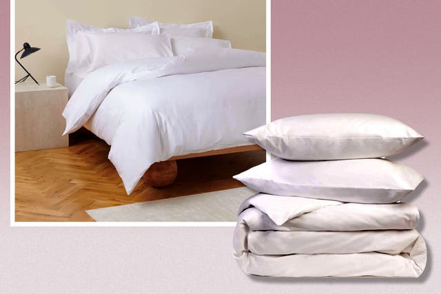 <p>The fitted sheet is extra-grippy and extra-deep for added security </p>