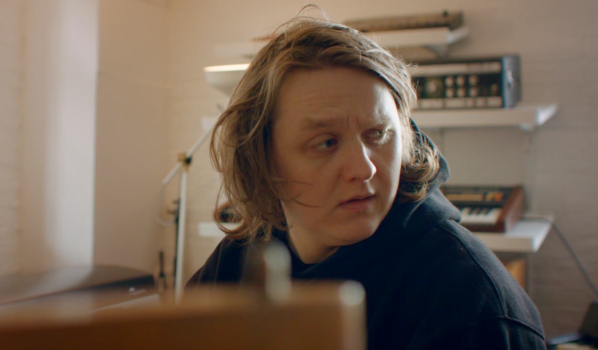 Lewis Capaldi: having a six-pack sounds ‘boring and time-consuming’