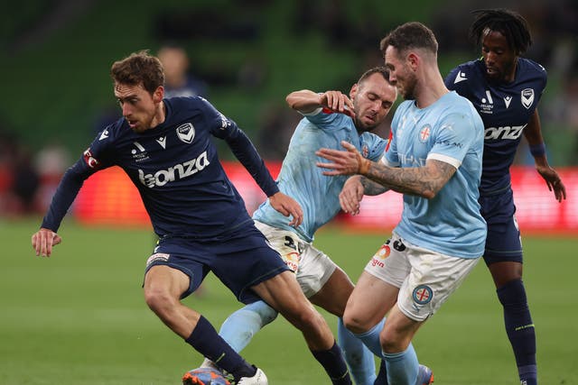 <p>Melbourne City beat Melbourne Victory 2-1 after the match resumed </p>