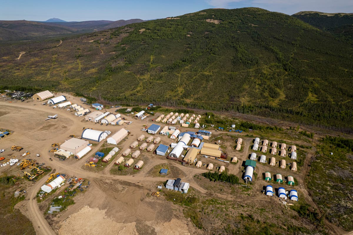 3 Suku Asli Alaska Menuntut Blokir Proyek Penambangan Emas Besar