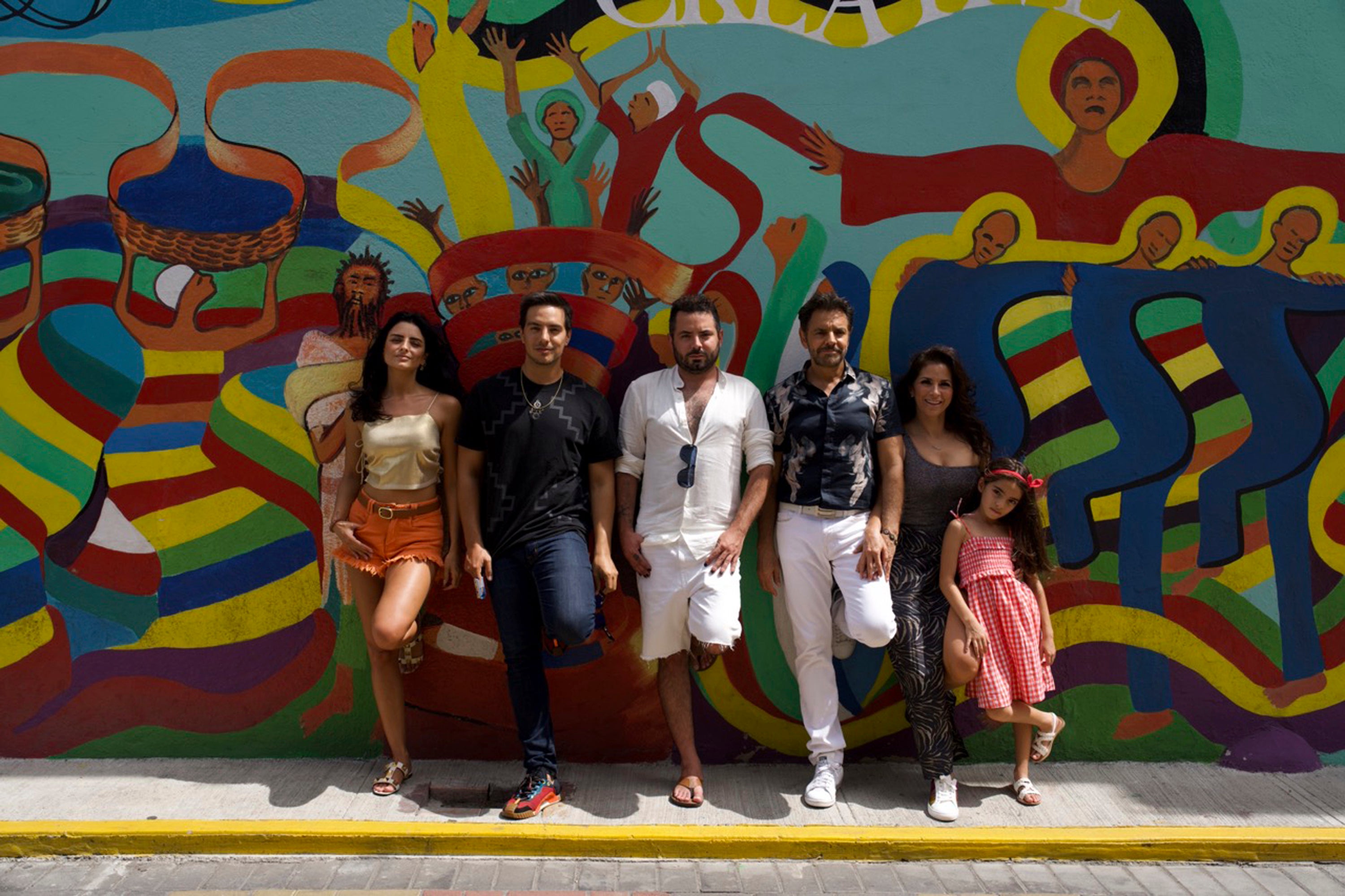 DE VIAJE CON LOS DERBEZ