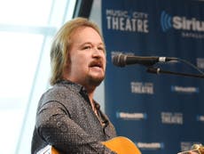 Country star Travis Tritt boycotts Anheuser-Busch beers over company’s trans influencer partnership