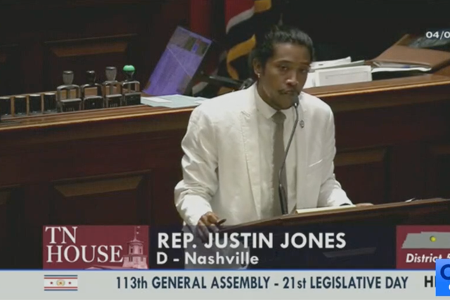 <p>Justin Jones (D-TN) gives his final speech after being expelled from the Tennessee House for speaking out against gun violence</p>