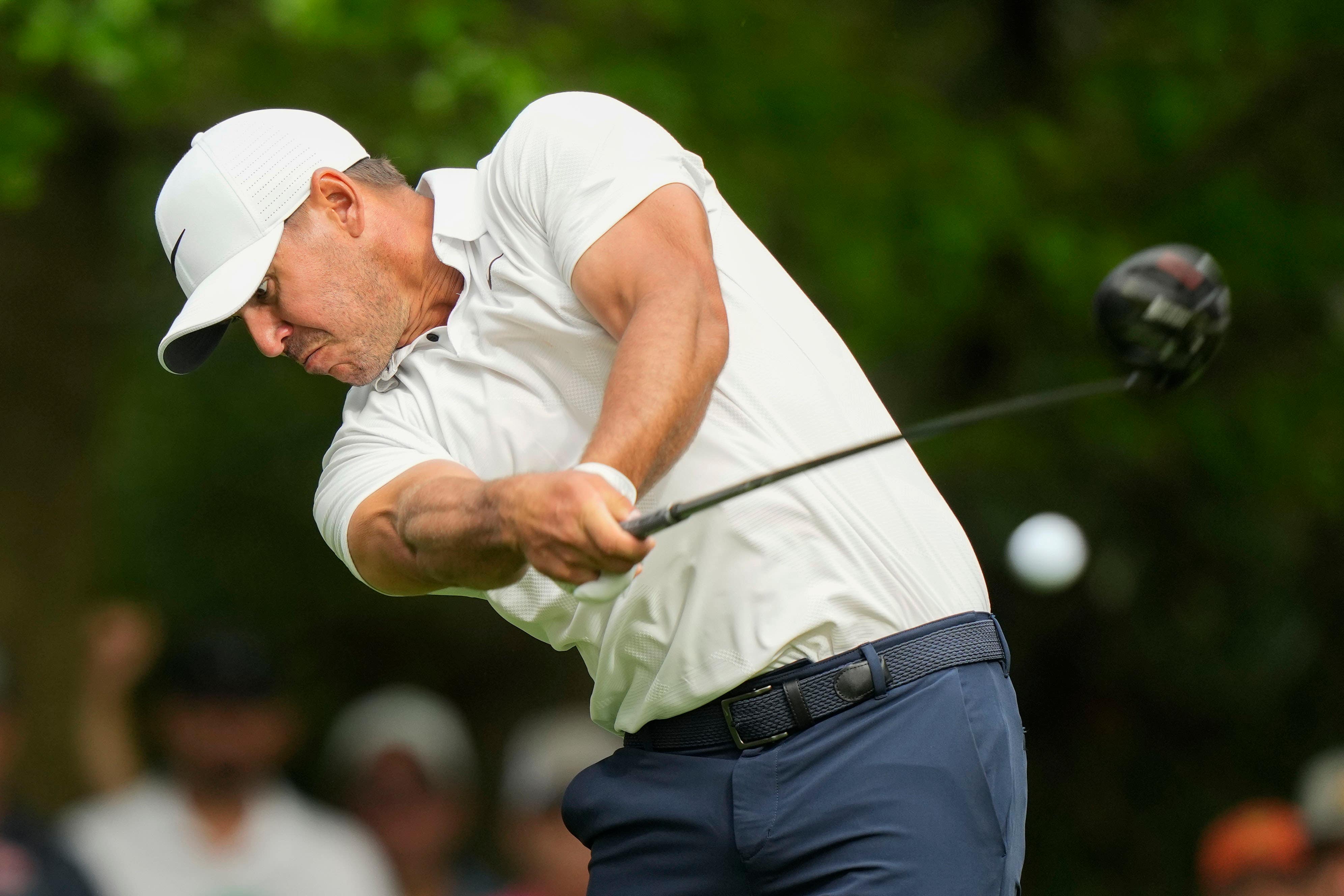 Brooks Koepka keeps up Masters charge as controversy lingers The Independent pic