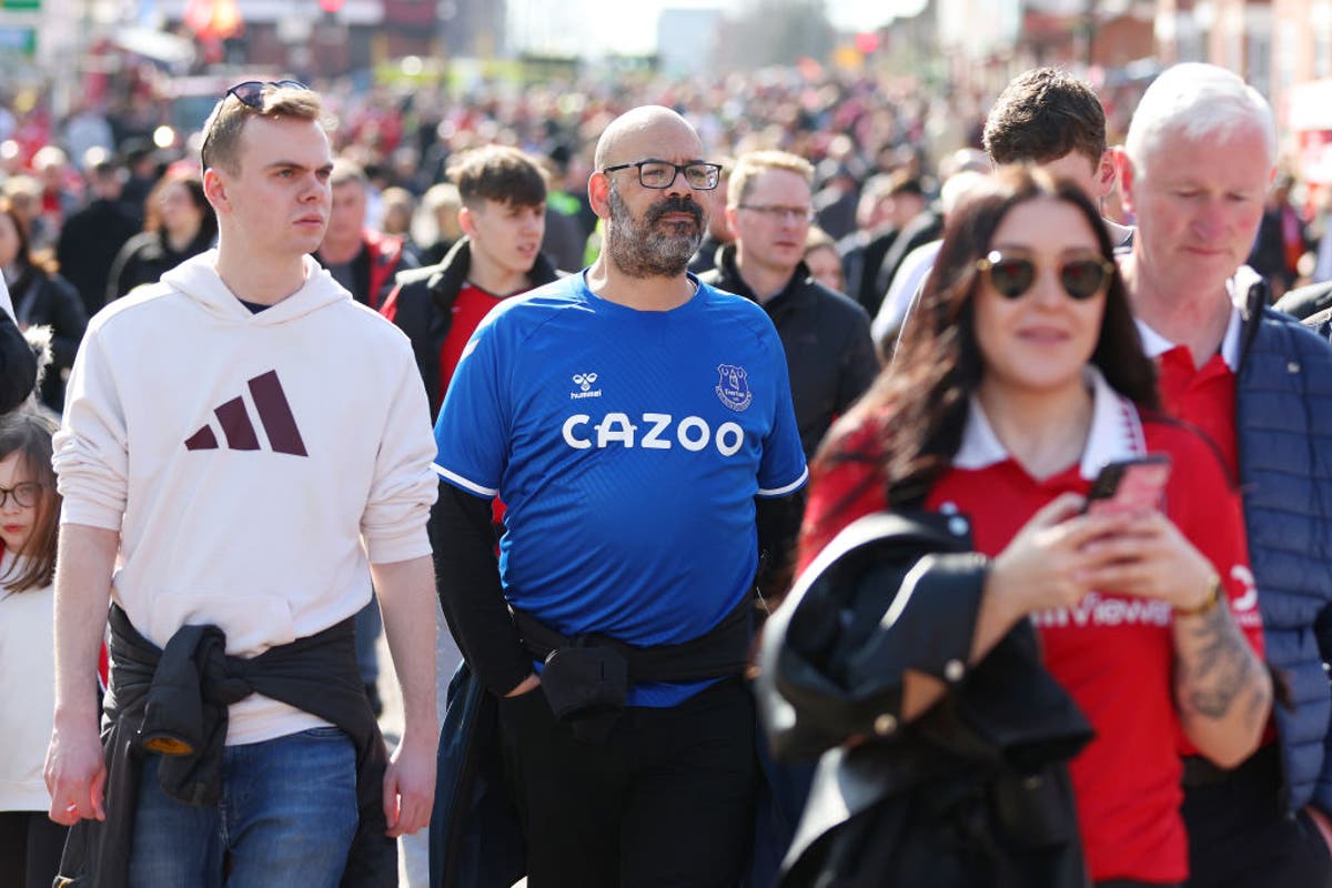 Manchester United vs Everton LIVE: Premier League team news, line-ups as Harry Maguire starts