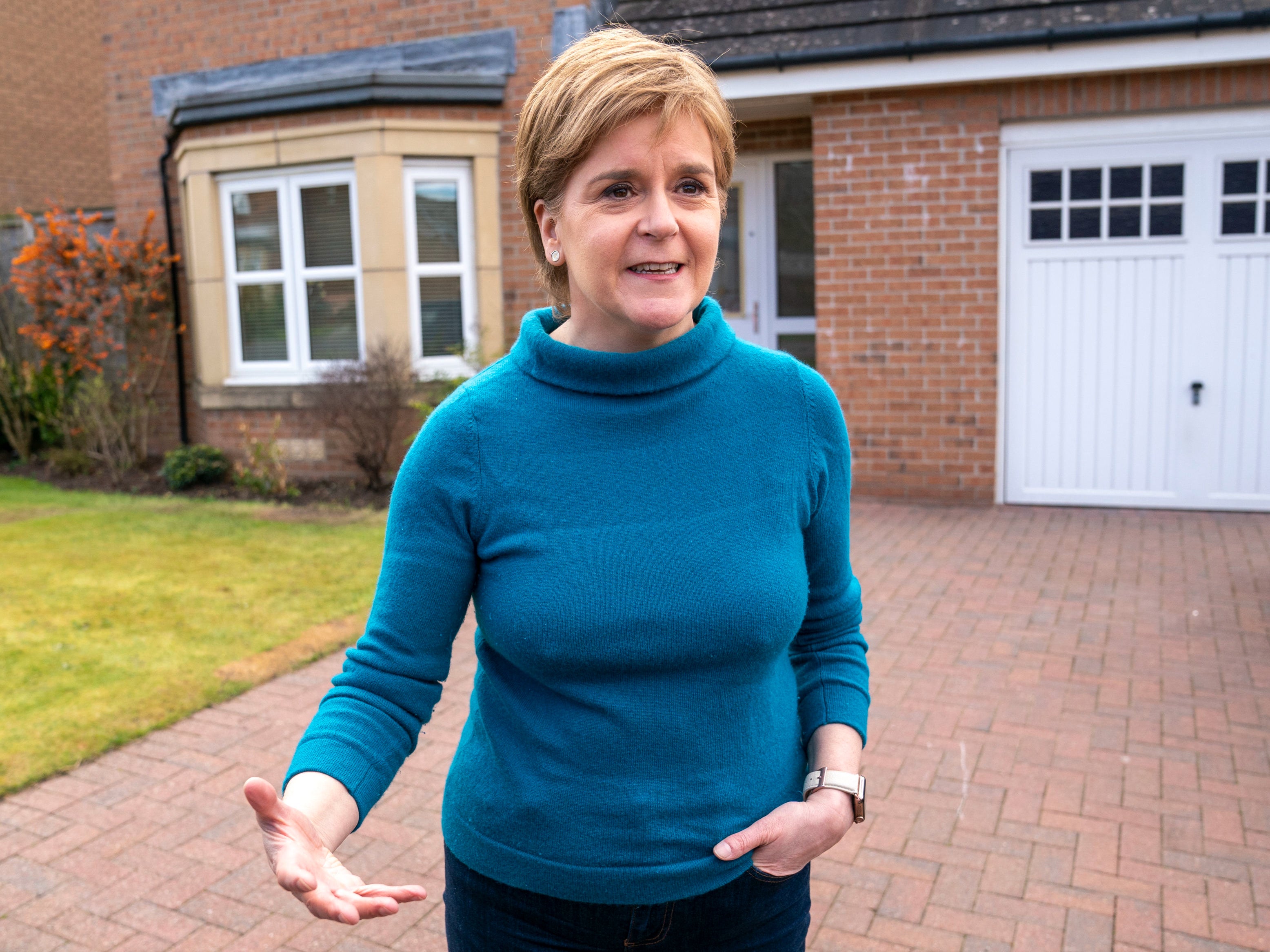 Nicola Sturgeon speaking to media outside her house