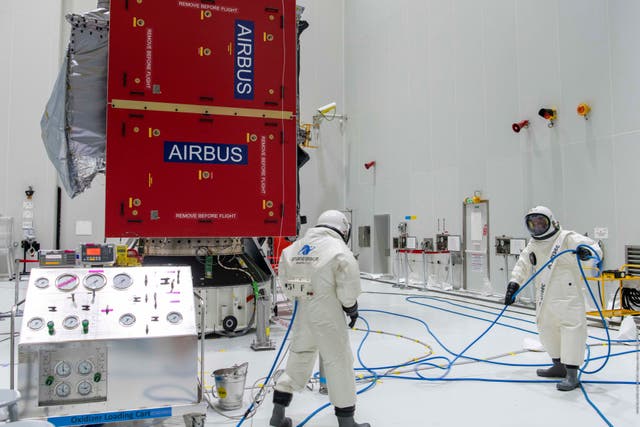 Juice being fuelled for launch (ESA/CNES/Arianespace)