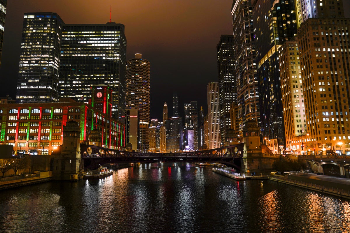 AP source Democrats pick Chicago to host 2024…