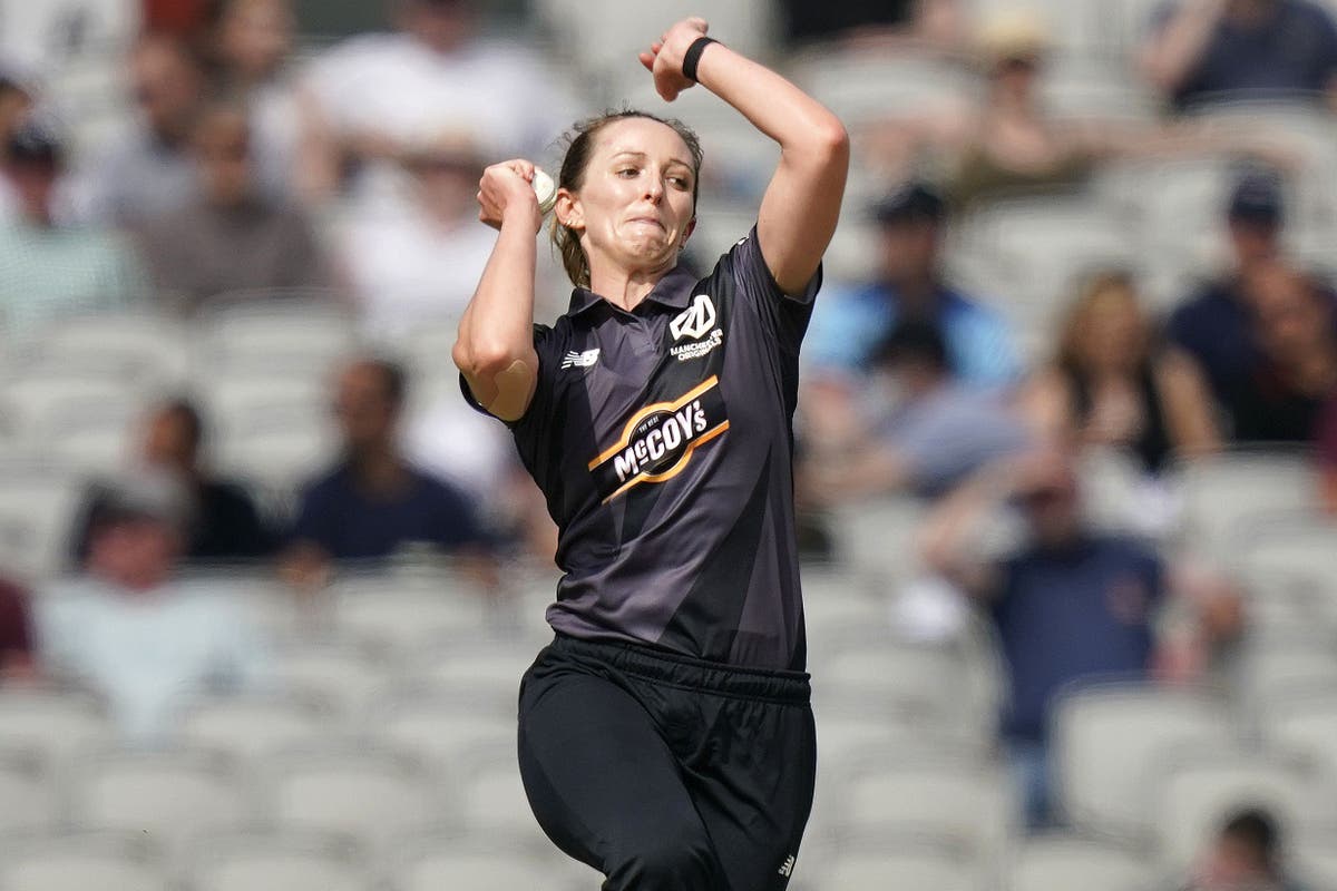 Kate Cross bersiap untuk ‘langkah besar’ melintasi Pennines setelah badai Seratus draft