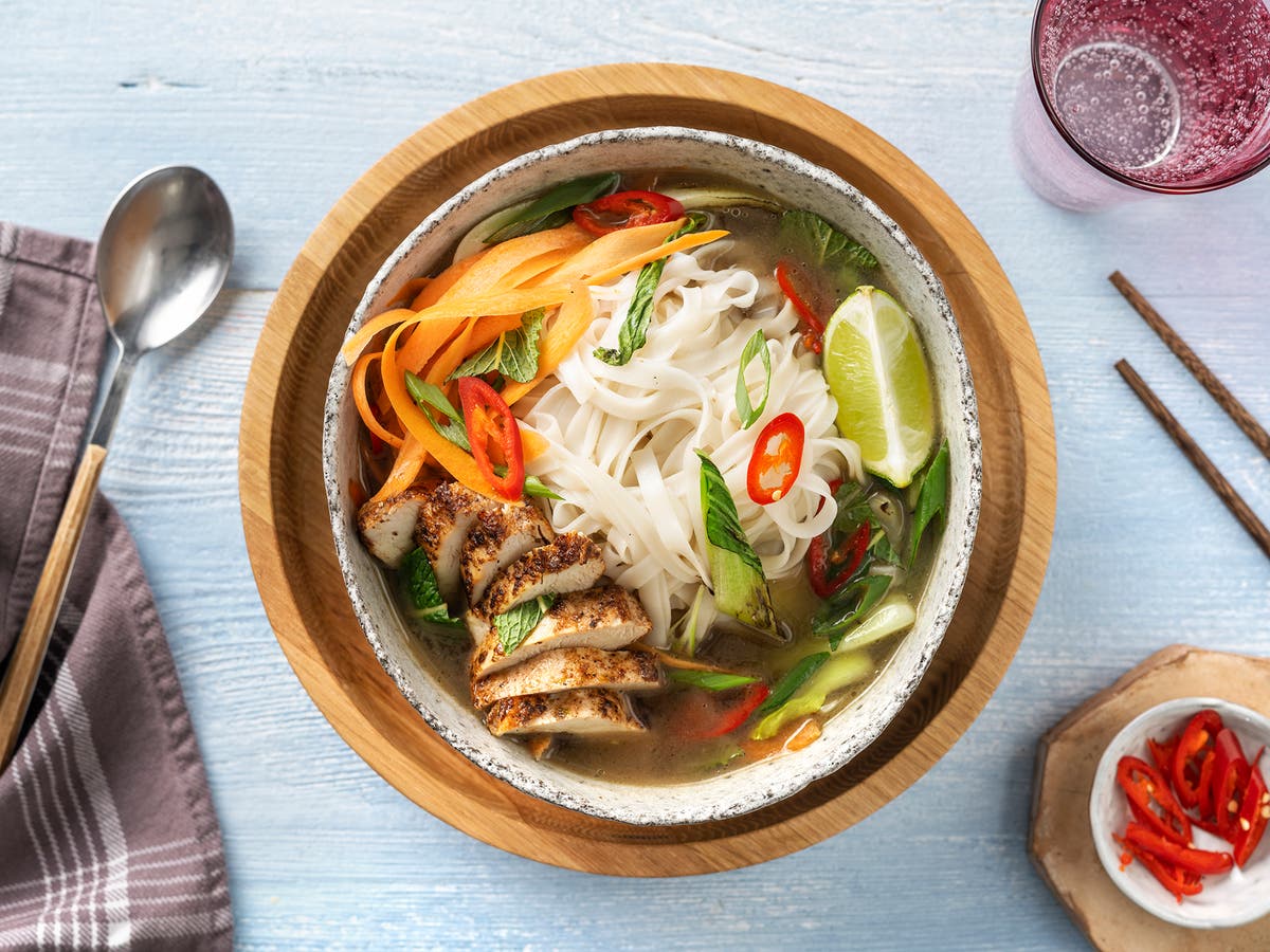 How to make healthy chicken pho