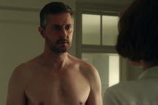 Richard Armitage explains *that pillow scene in Netflix’s erotic series Obsession