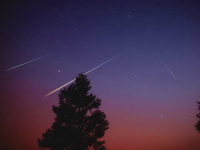 El mejor momento para ver la lluvia de meteoros Líridas en abril de 2023 es entre la medianoche y el amanecer.