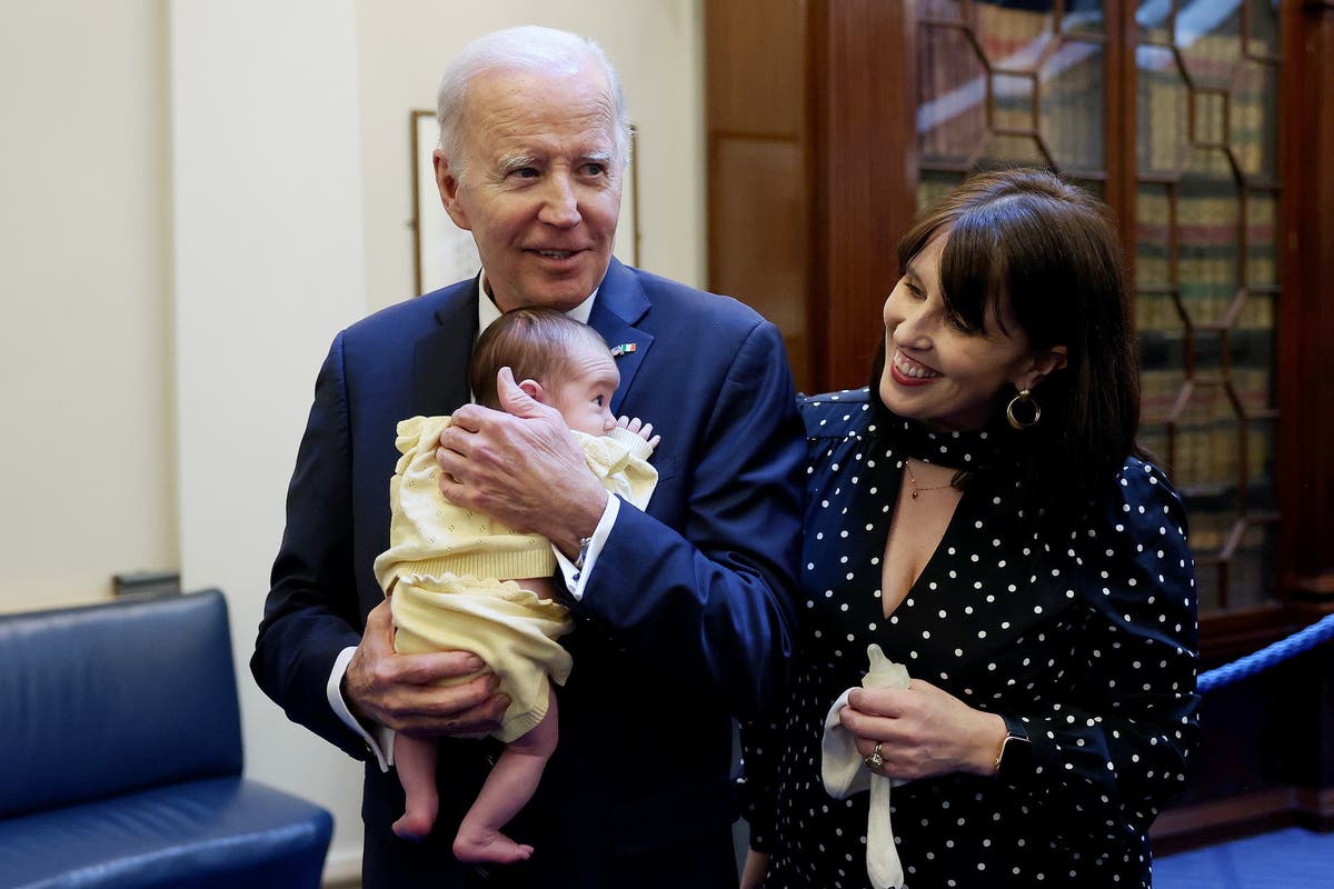 Biden apologises to Irish senator&rsquo;s infant daughter during historic speech