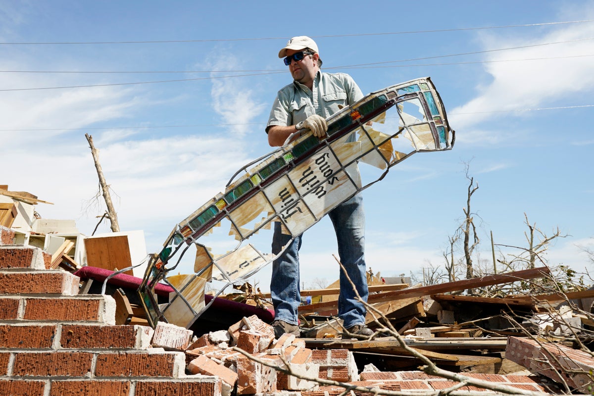 Mississippi city faces tough road rebuilding after tornado