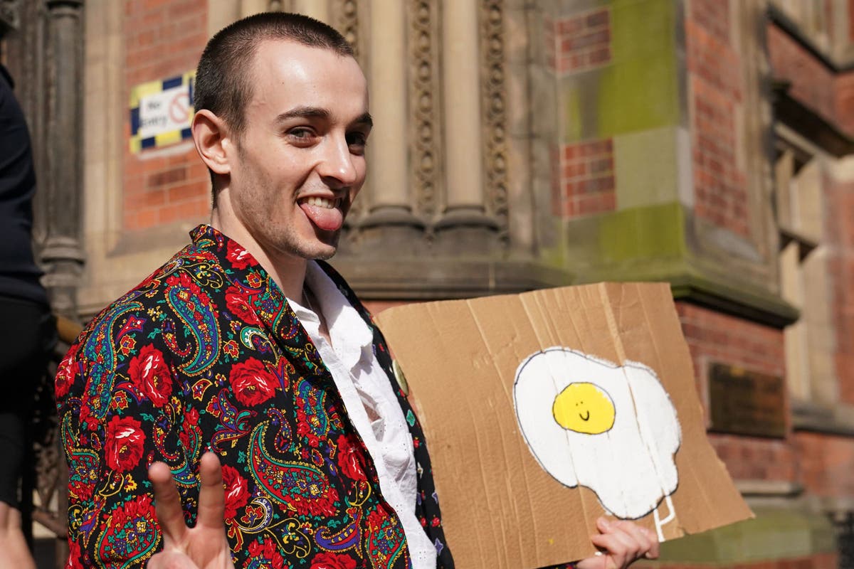 Man who threw eggs at the King convicted of threatening behaviour