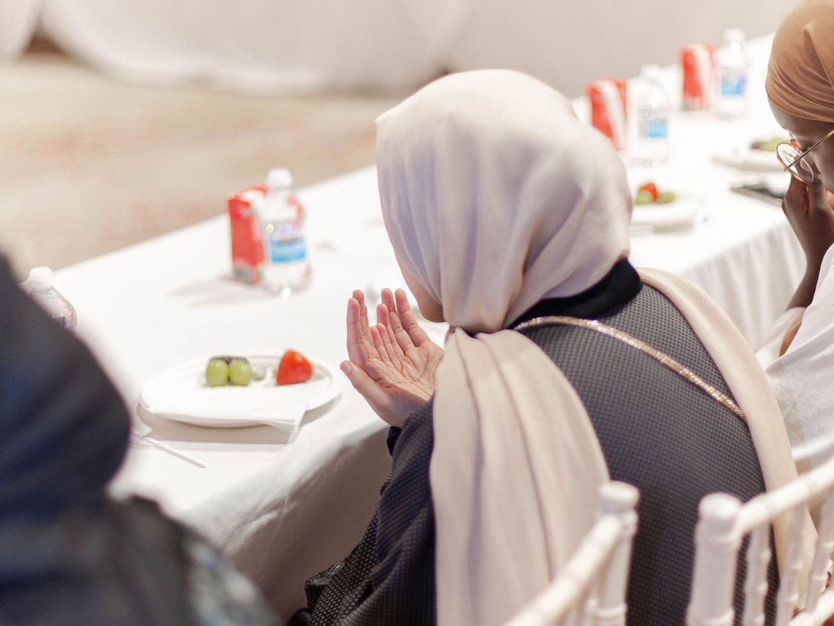 The initiative hosting Ramadan events for Muslims who live alone