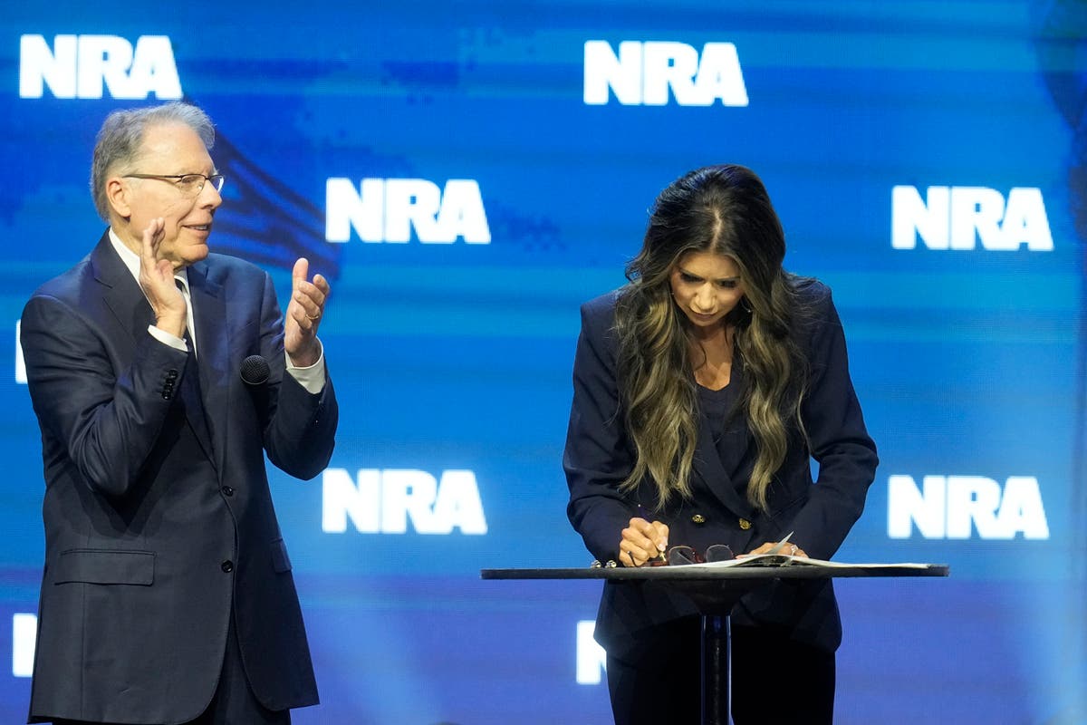 NRA chief Wayne LaPierre warns ‘gun-hating politicians’ his group can end their political careers NRA chief Wayne LaPierre warns ‘gun-hating politicians’ his group can end their political careers