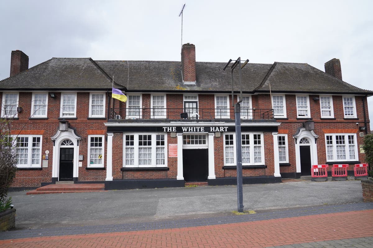 Pub closes after row sparked by seizure of golliwog dolls by police