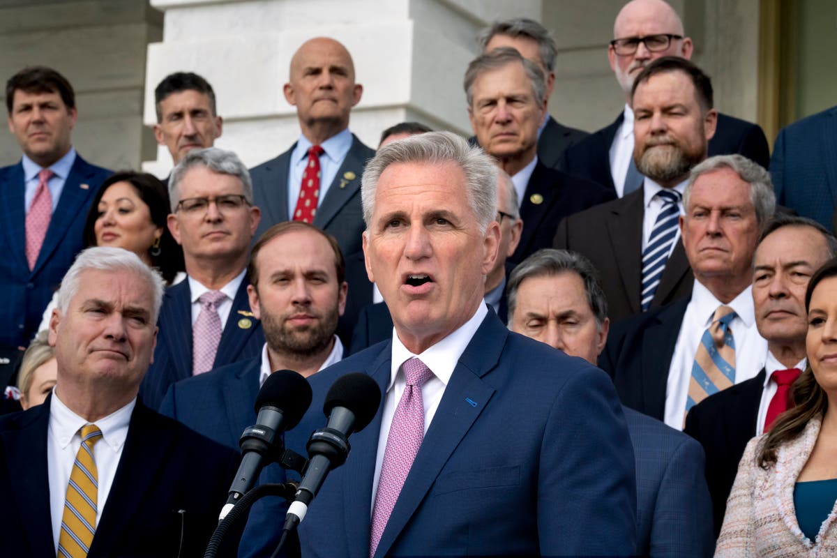 Pembicara McCarthy Mengungkapkan Tagihan Hutang ,5T, Menantang Biden