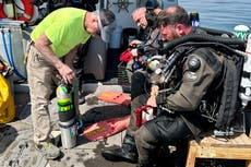 Wreckage of submarine found by divers in Long Island Sound