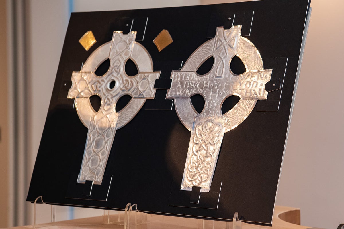 King’s coronation procession to be led by cross containing relics gifted by Pope